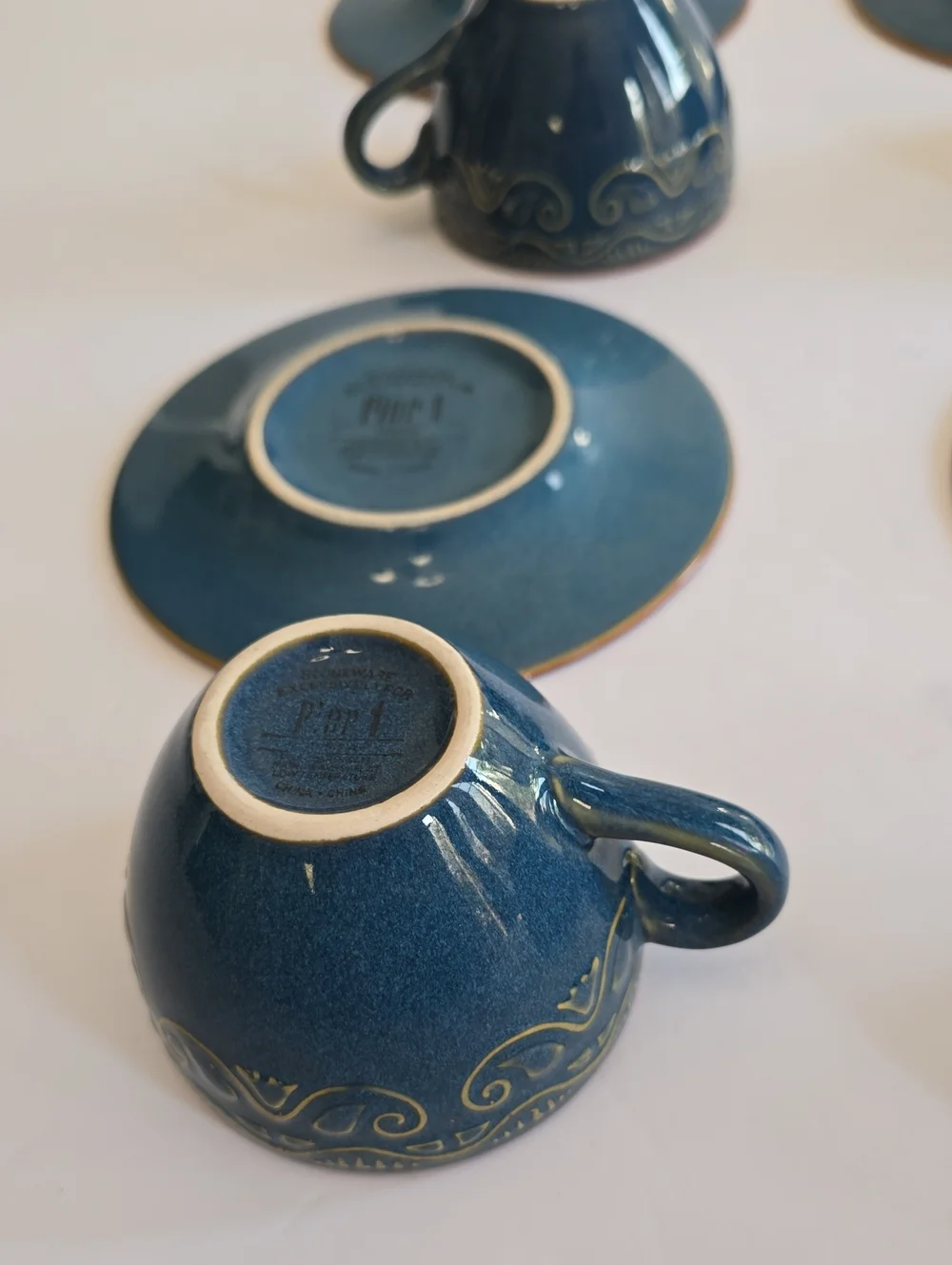 Pier 1 Set Of 4 Tunisia Cups Saucers Stoneware Blue Scroll Pattern Retired